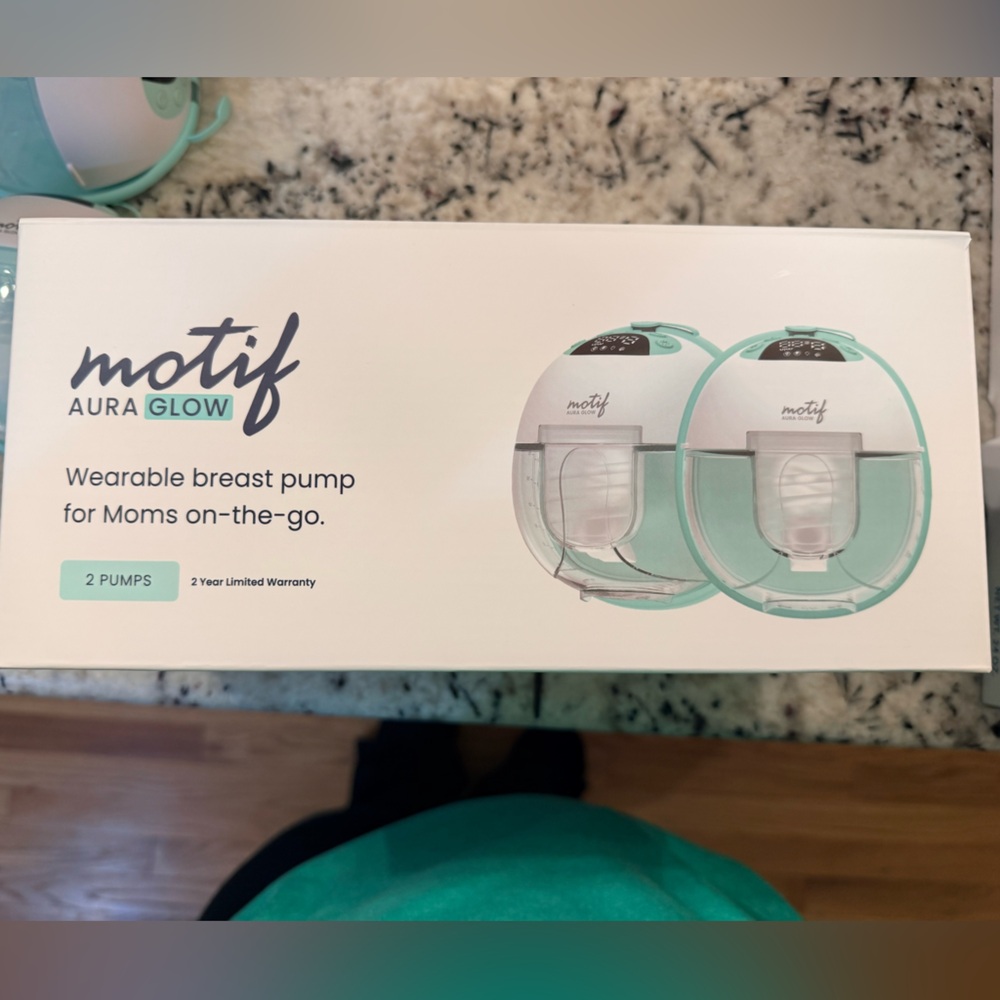 Motif Aura Glow Wearable Breast Pump - Mint